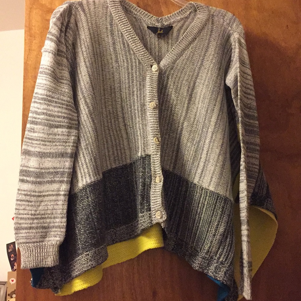 Stylish sweater cardigan with buttons